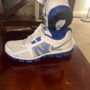 Women’s Nike 9.5 Royal Blue and White Dual Fusion Shoes